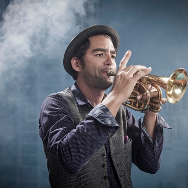 Vincent-Raffard-French-Horn-by-photographer-Sonya-Revell